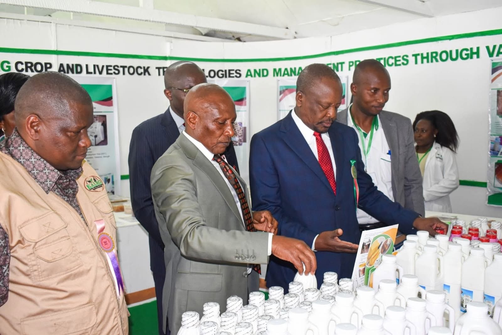 Touring a crop and livestock technology exhibition stand